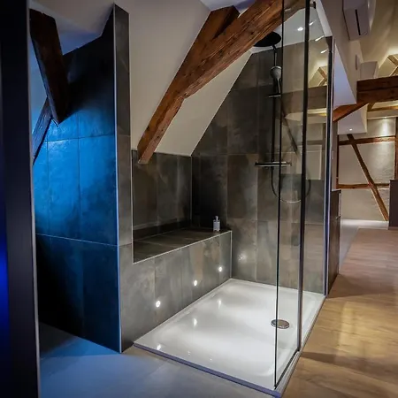 Serenity - De Prestige 4 Et 5 étoiles - 2, 4 Et 6 Personnes- Centre Historique Appartement