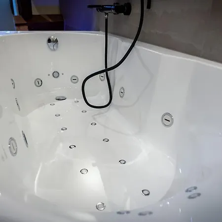 Appartement Serenity - De Prestige 4 Et 5 étoiles - 2, 4 Et 6 Personnes- Centre Historique Colmar