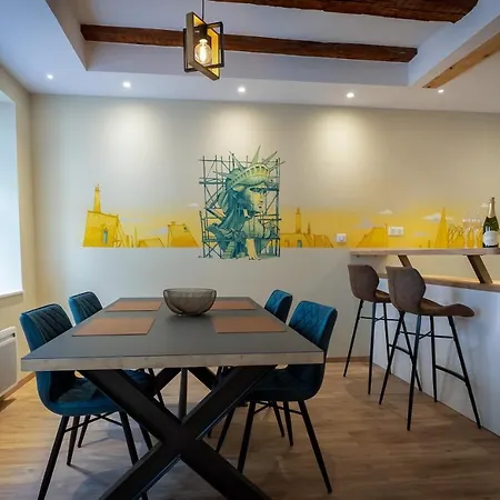 Serenity - De Prestige 4 Et 5 Etoiles - 2, 4 Et 6 Personnes- Centre Historique Apartment