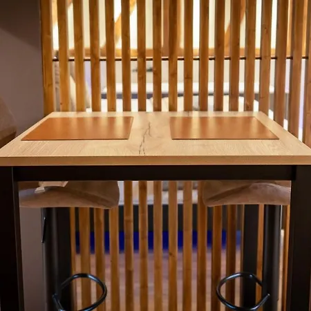 Serenity - De Prestige 4 Et 5 Etoiles - 2, 4 Et 6 Personnes- Centre Historique Apartment